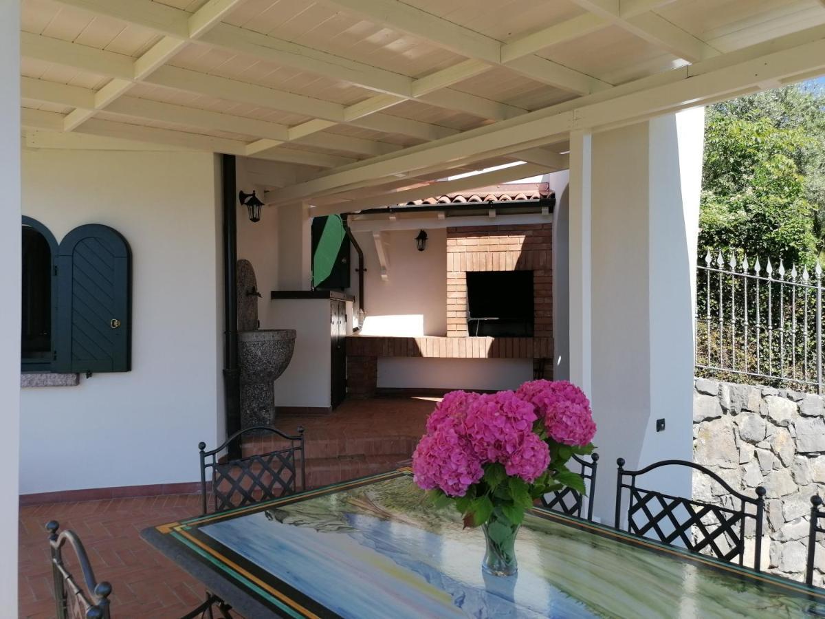 Villa Daniela Riva di Solto Exterior foto